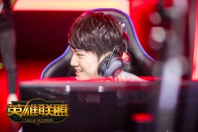 九游体育官方入口关于TheShy迎来十赛季高光表现，SKT球迷沸腾！的信息