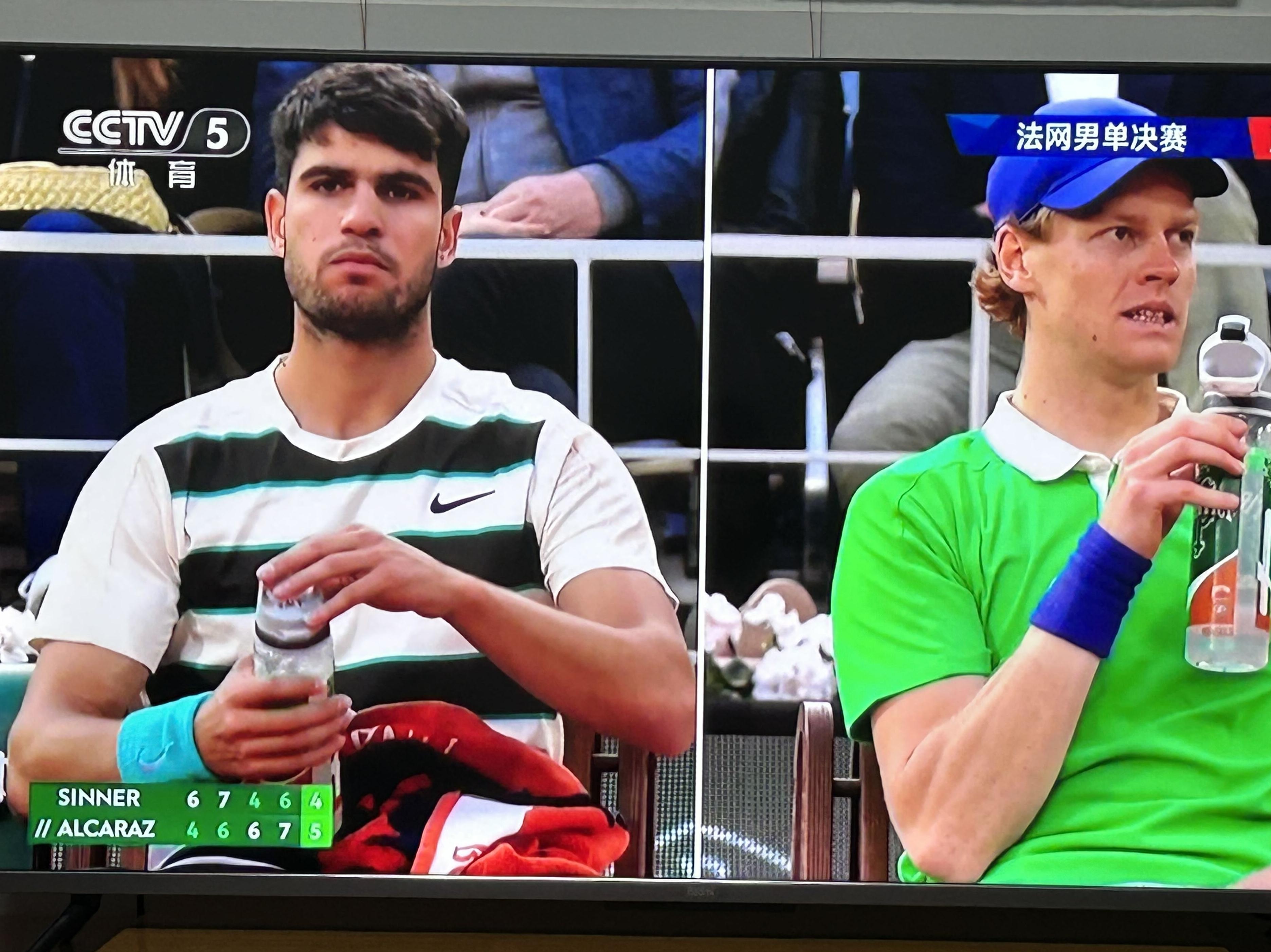 阿扎伦卡连续十二场比赛得分超过问鼎冠军，阿森纳挑战极限！(阿扎伦卡冠军个数)