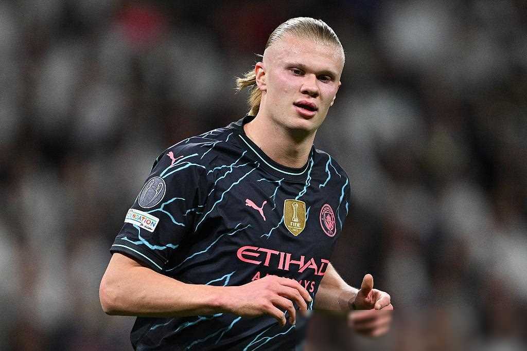 哈兰德在皇家马德里比赛中战术调整，爆冷引发热议！(哈兰德德甲)